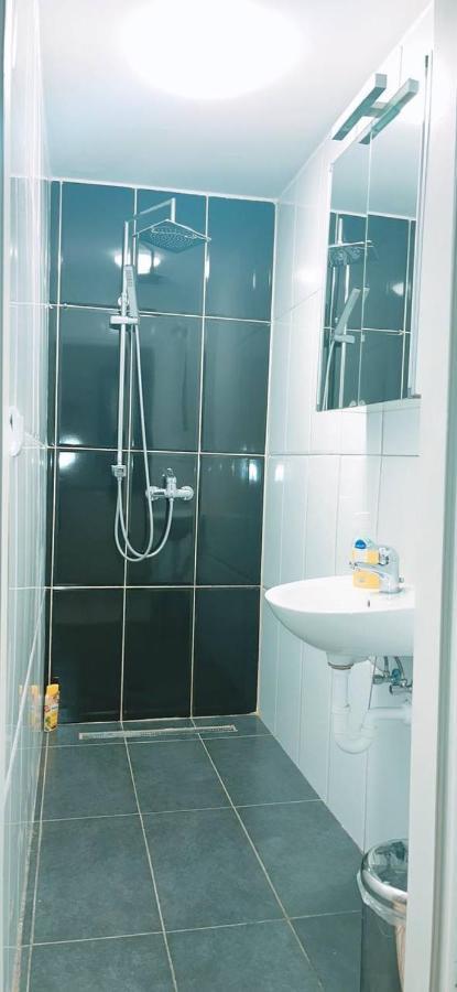Comfort Triple Room Hn Wien Ngoại thất bức ảnh