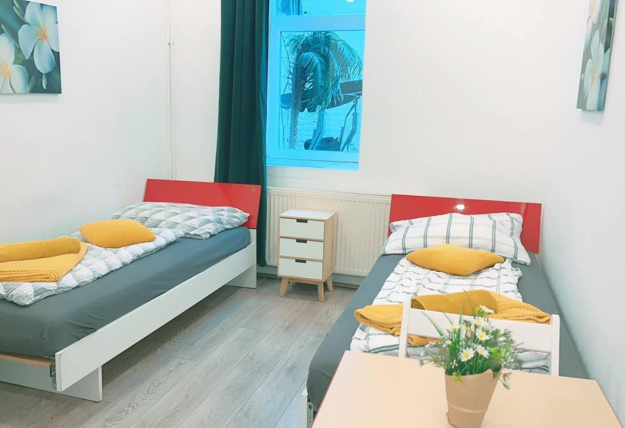 Comfort Triple Room Hn Wien Ngoại thất bức ảnh
