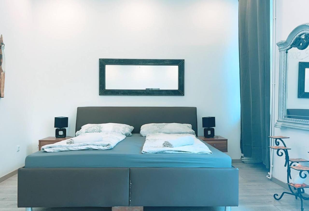 Comfort Triple Room Hn Wien Ngoại thất bức ảnh