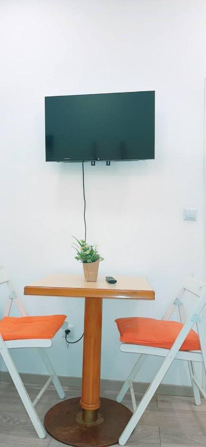 Comfort Triple Room Hn Wien Ngoại thất bức ảnh