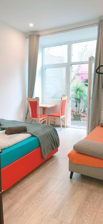 Comfort Triple Room Hn Wien Ngoại thất bức ảnh